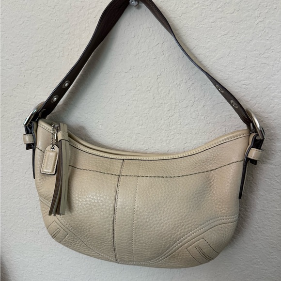 Coach Cream Leather Shoulder Bag - Picture 1 of 6